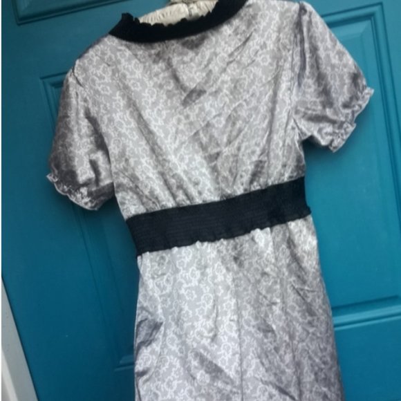 Vintage Guess Dress Retro 90s Romamtic Flirty Puff Sleeves Plunging V Neck - Picture 5 of 10